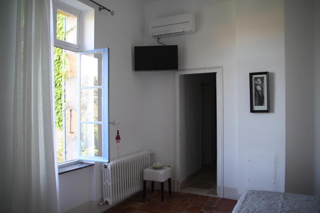 Bed and Breakfast Aux Pots Bleus Nissan-lez-Enserune Zimmer foto