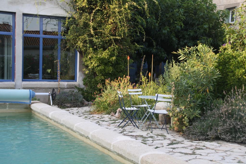 Bed and Breakfast Aux Pots Bleus Nissan-lez-Enserune Exterior foto
