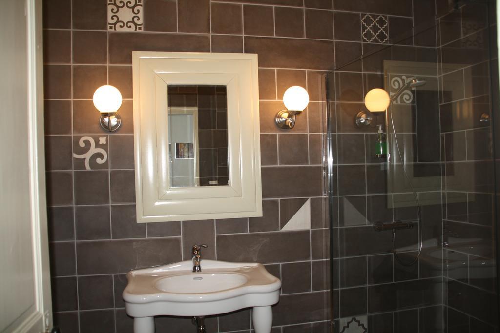 Bed and Breakfast Aux Pots Bleus Nissan-lez-Enserune Zimmer foto